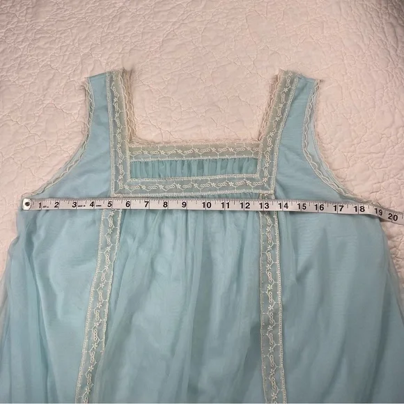 🔥Vintage 60s Gotham Lingerie Nightgown Nylon Lace Design Baby Blue Nighty - Picture 10 of 11